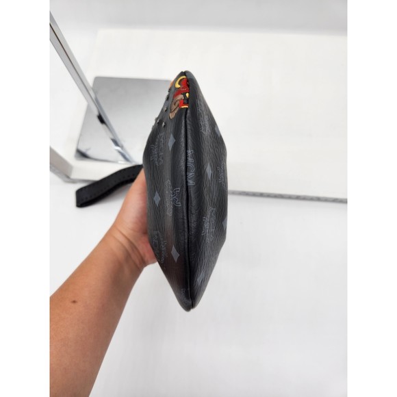 ❤️SOLD❤️*RARE* MCM Studded/Embroidered Wristlet 439MCMXEA - Picture 3 of 11